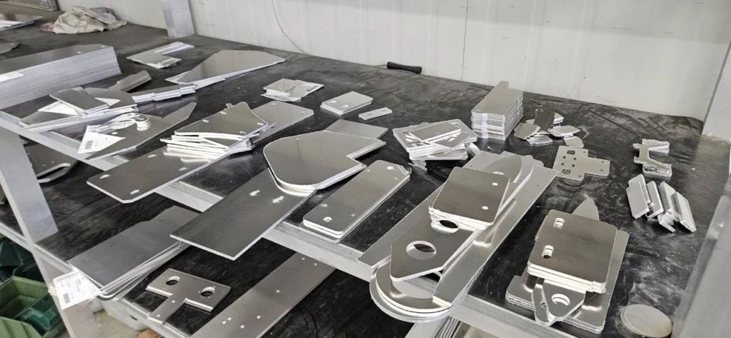 Lamiere in alluminio tagliate con Laser in fibra presso Lamec Officine Sogliano (FC)